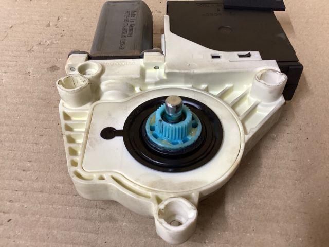 bontott VW PASSAT B6 Jobb első Ablakemelő Szerkezet (Elektromos)