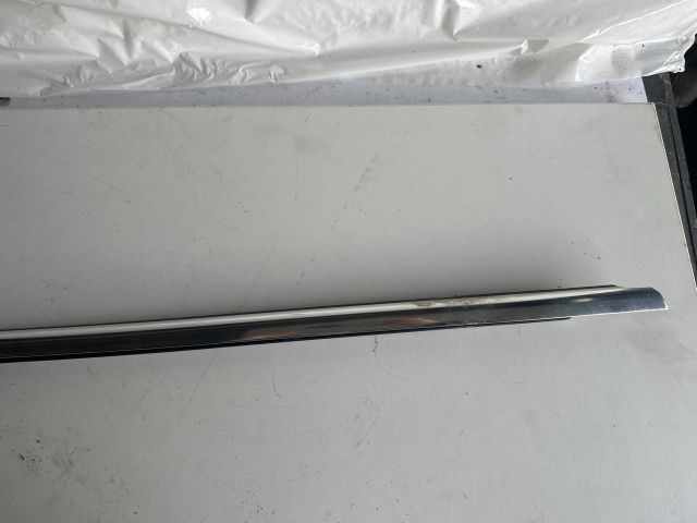 bontott VW PASSAT B6 Jobb első Ajtó Díszléc