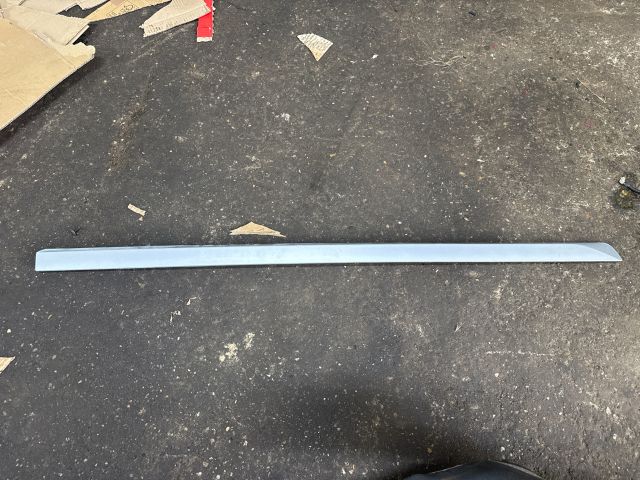 bontott VW PASSAT B6 Jobb első Ajtó Díszléc