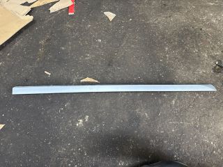 bontott VW PASSAT B6 Jobb első Ajtó Díszléc