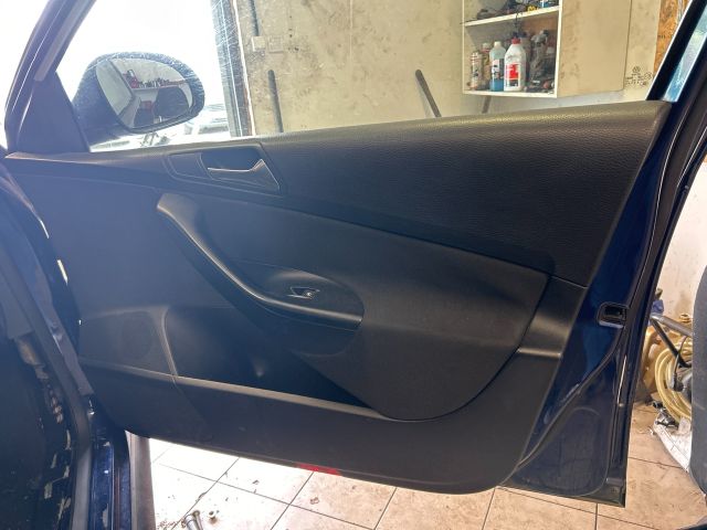 bontott VW PASSAT B6 Jobb első Ajtó Kárpit