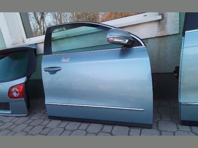 bontott VW PASSAT B6 Jobb első Ajtó (Részeivel)