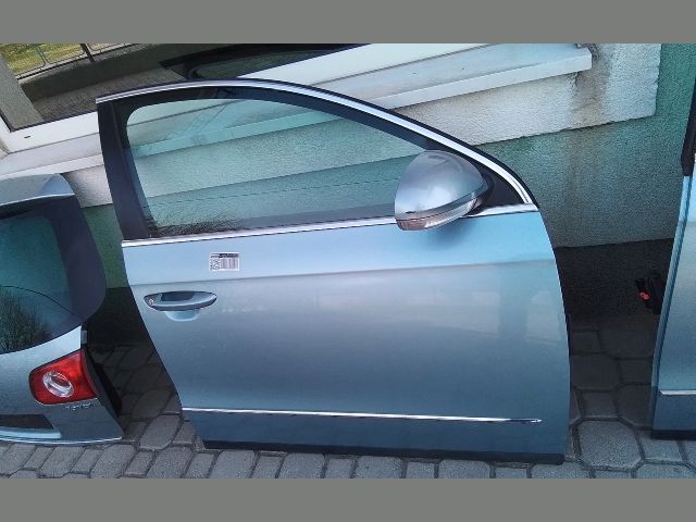 bontott VW PASSAT B6 Jobb első Ajtó (Részeivel)