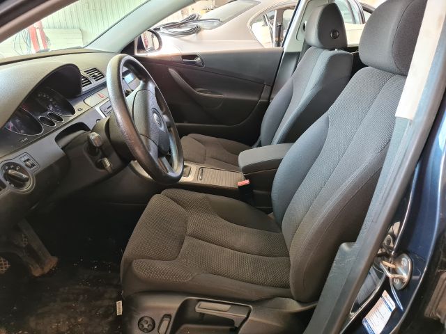 bontott VW PASSAT B6 Jobb első Ajtóhatároló