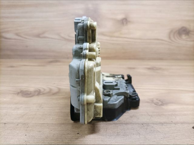 bontott VW PASSAT B6 Jobb első Ajtózár