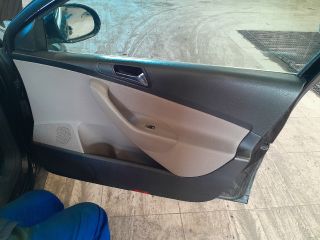 bontott VW PASSAT B6 Jobb első Ajtózár