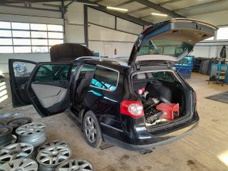 bontott VW PASSAT B6 Jobb első Ajtózár