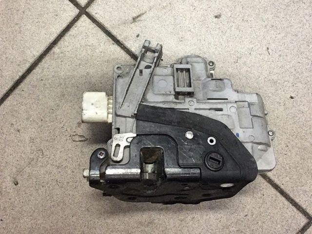 bontott VW PASSAT B6 Jobb első Ajtózár