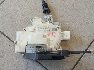 bontott VW PASSAT B6 Jobb első Ajtózár