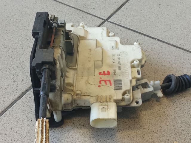 bontott VW PASSAT B6 Jobb első Ajtózár