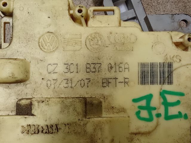 bontott VW PASSAT B6 Jobb első Ajtózár