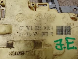 bontott VW PASSAT B6 Jobb első Ajtózár