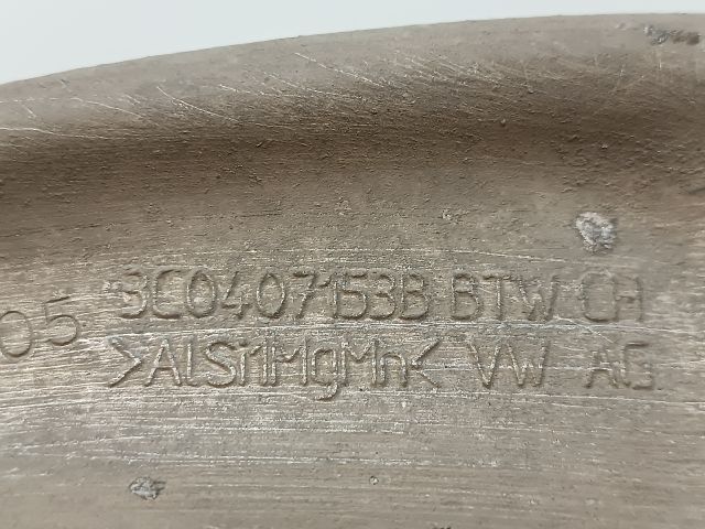 bontott VW PASSAT B6 Jobb első Alsó Lengőkar