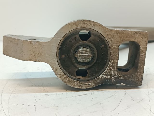 bontott VW PASSAT B6 Jobb első Alsó Lengőkar