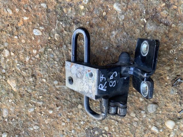 bontott VW PASSAT B6 Jobb első Alsó Zsanér