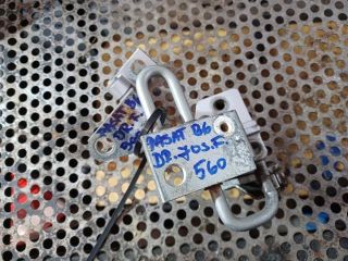 bontott VW PASSAT B6 Jobb első Alsó Zsanér