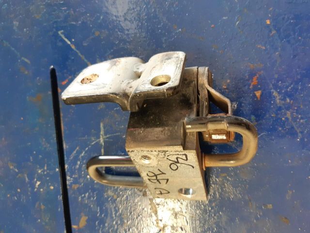 bontott VW PASSAT B6 Jobb első Alsó Zsanér