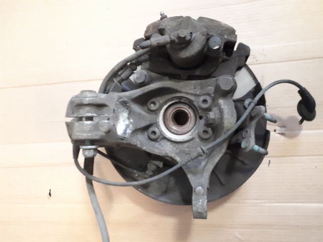 bontott VW PASSAT B6 Jobb első Csonkállvány Kerékaggyal