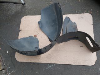 bontott VW PASSAT B6 Jobb első Dobbetét (Kerékjárati, Műanyag)