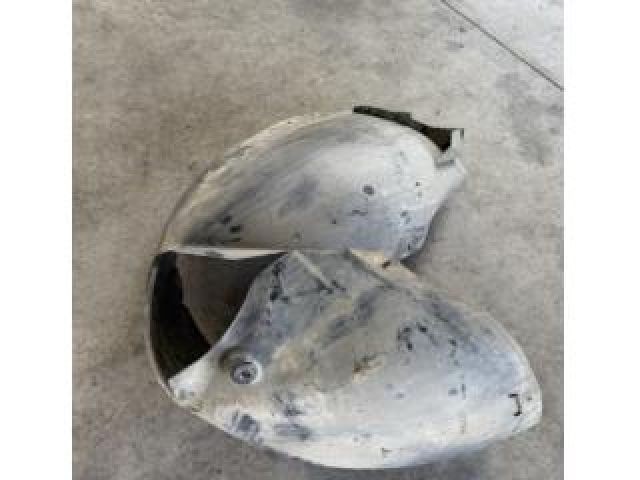 bontott VW PASSAT B6 Jobb első Dobbetét (Kerékjárati, Műanyag)