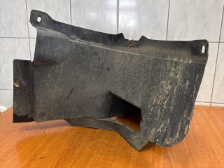 bontott VW PASSAT B6 Jobb első Dobbetét (Kerékjárati, Műanyag)