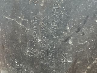 bontott VW PASSAT B6 Jobb első Dobbetét (Kerékjárati, Műanyag)