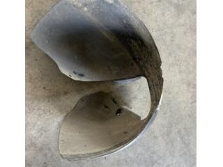 bontott VW PASSAT B6 Jobb első Dobbetét (Kerékjárati, Műanyag)