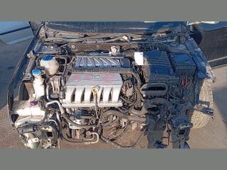 bontott VW PASSAT B6 Jobb első Dobbetét (Kerékjárati, Műanyag)