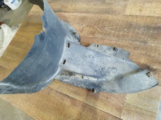 bontott VW PASSAT B6 Jobb első Első Dobbetét (Kerékjárati, Műanyag)