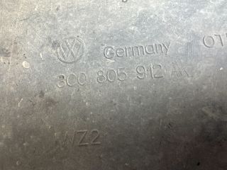 bontott VW PASSAT B6 Jobb első Első Dobbetét (Kerékjárati, Műanyag)