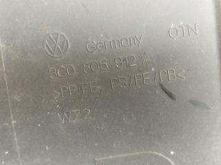 bontott VW PASSAT B6 Jobb első Első Dobbetét (Kerékjárati, Műanyag)