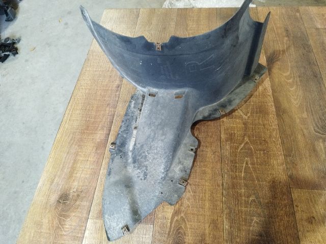 bontott VW PASSAT B6 Jobb első Első Dobbetét (Kerékjárati, Műanyag)