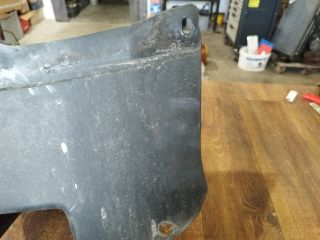 bontott VW PASSAT B6 Jobb első Első Dobbetét (Kerékjárati, Műanyag)