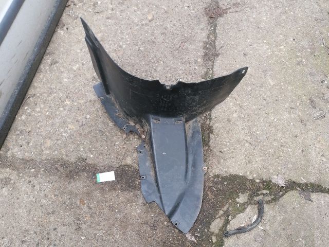 bontott VW PASSAT B6 Jobb első Első Dobbetét (Kerékjárati, Műanyag)