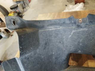 bontott VW PASSAT B6 Jobb első Első Dobbetét (Kerékjárati, Műanyag)