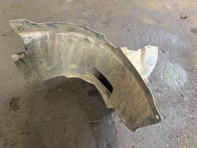 bontott VW PASSAT B6 Jobb első Első Dobbetét (Kerékjárati, Műanyag)