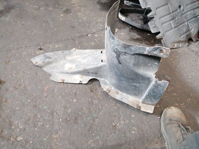 bontott VW PASSAT B6 Jobb első Első Dobbetét (Kerékjárati, Műanyag)