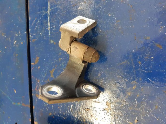 bontott VW PASSAT B6 Jobb első Felső Zsanér