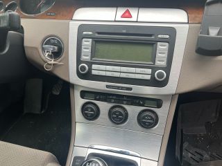 bontott VW PASSAT B6 Jobb első Gumikéder