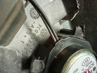 bontott VW PASSAT B6 Jobb első Kis Hangszóró Burkolat