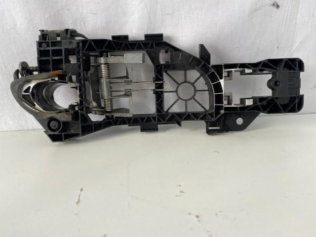 bontott VW PASSAT B6 Jobb első Külső Kilincsfészek