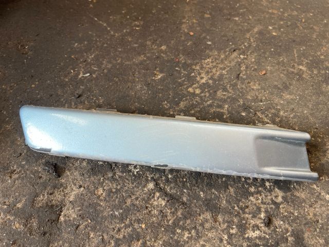 bontott VW PASSAT B6 Jobb első Lökhárító Díszléc