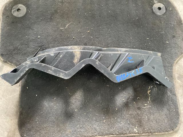 bontott VW PASSAT B6 Jobb első Lökhárító Tartó (Műanyag)