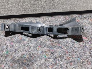 bontott VW PASSAT B6 Jobb első Lökhárító Tartó (Műanyag)