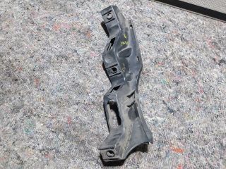 bontott VW PASSAT B6 Jobb első Lökhárító Tartó (Műanyag)