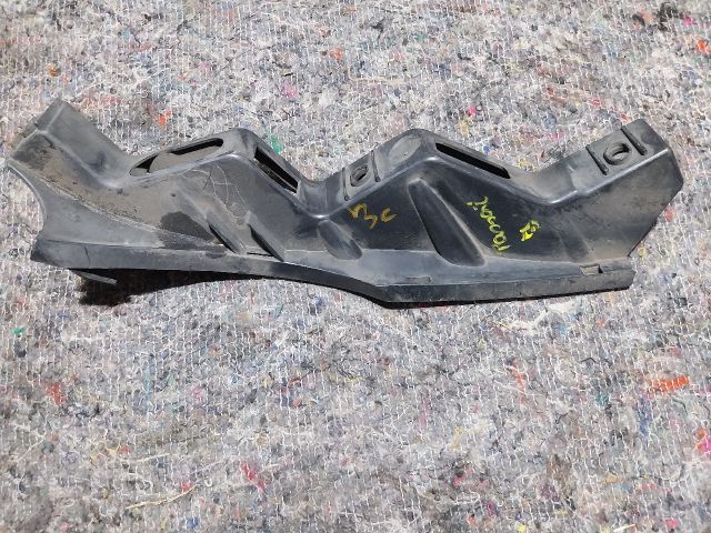 bontott VW PASSAT B6 Jobb első Lökhárító Tartó (Műanyag)