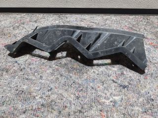 bontott VW PASSAT B6 Jobb első Lökhárító Tartó (Műanyag)