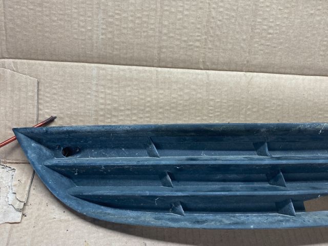 bontott VW PASSAT B6 Jobb első Lökhárító Vakborítás