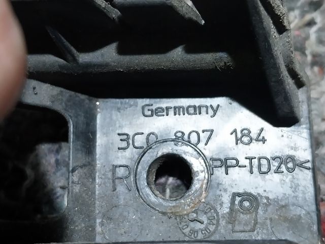 bontott VW PASSAT B6 Jobb első Oldal Lökhárító Tartó (Műanyag)