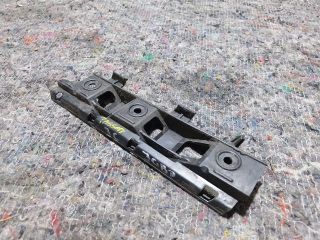 bontott VW PASSAT B6 Jobb első Oldal Lökhárító Tartó (Műanyag)